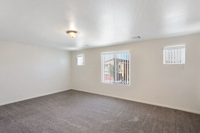 Building Photo - 4 Bedroom, with loft, North Las Vegas Home...