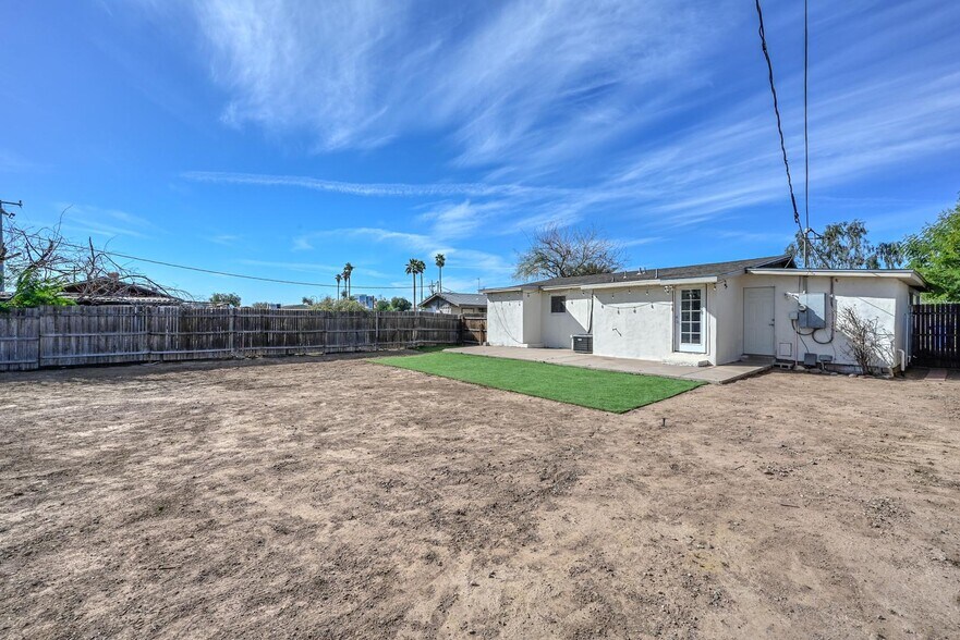 Building Photo - 1211 N Frances St