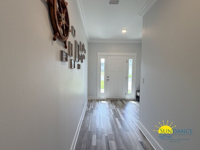Building Photo - Gorgeous 2 Story 4 Bedrooms Townhome in Fort Walton Beach!