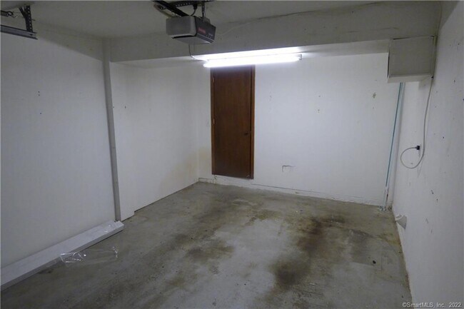 Building Photo - 62 Butternut Ln