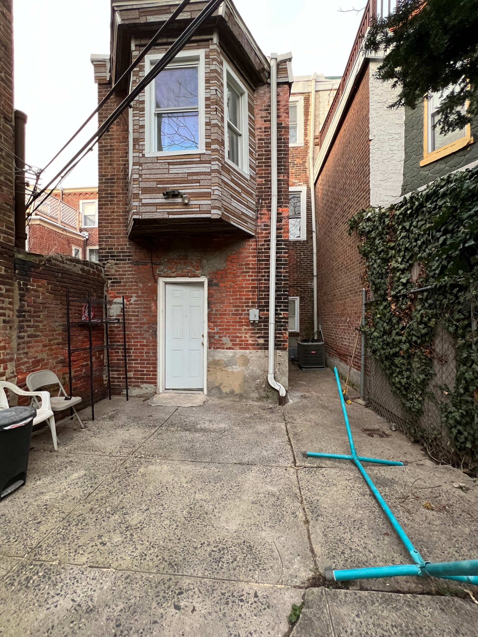 Building Photo - 3820 Hamilton St