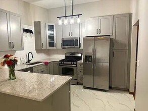 Building Photo - 7431 Rosewood Ln N