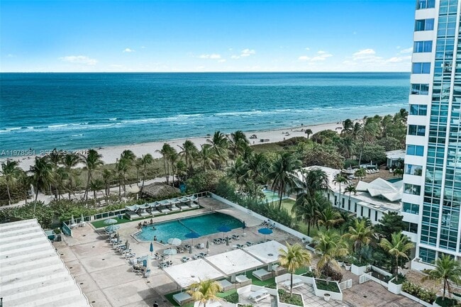 Building Photo - 5101 Collins Ave