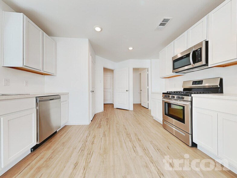 Building Photo - 18613 Rosehill Pr Dr