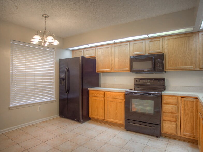 Building Photo - 3374 Guernsey Ct