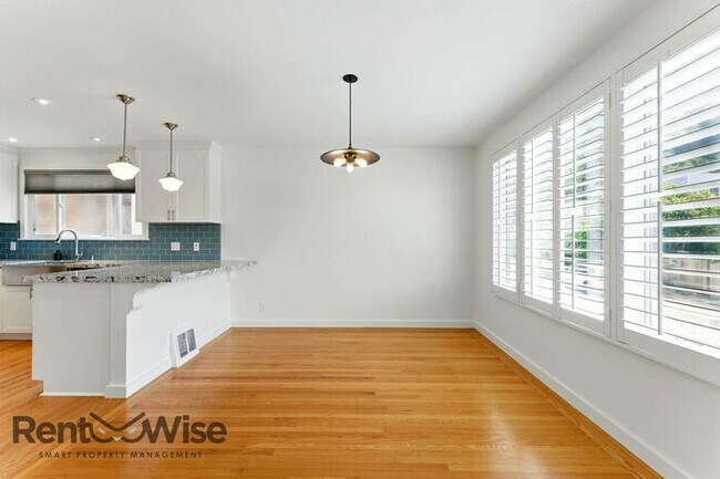 Building Photo - 61 Marview Way