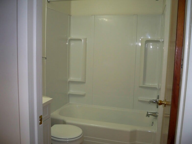 Building Photo - 1501 W Iles Ave