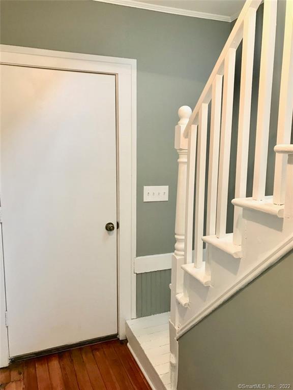 Building Photo - 15 Crofut Pl