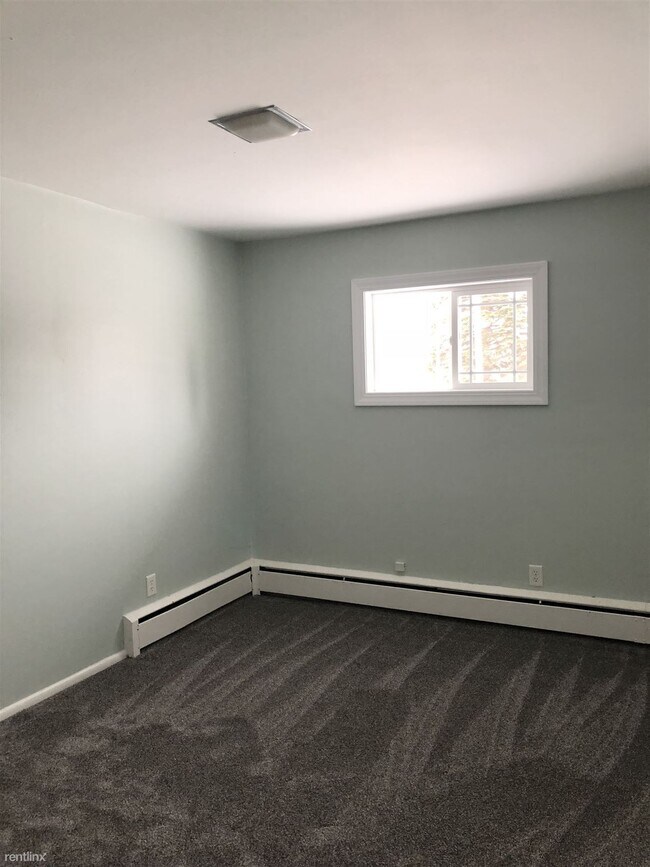 Building Photo - 3 br, 1 bath House - 1630 Hill Ave