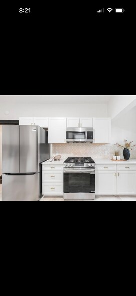 Building Photo - 6390 Meis Ave