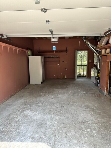 Building Photo - 350 Seneca Creek Rd