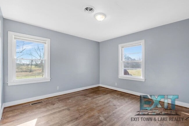 Building Photo - Freshly Updated Brick Home in Peaceful Country Setting – Freeman, VA