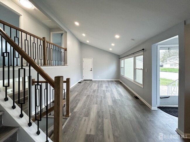 Building Photo - 36 Arden St