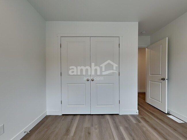 Building Photo - 7734 Brenden St SW