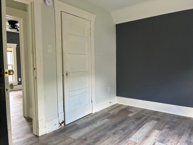 Building Photo - Charming 3-Bedroom Property in Prime Location