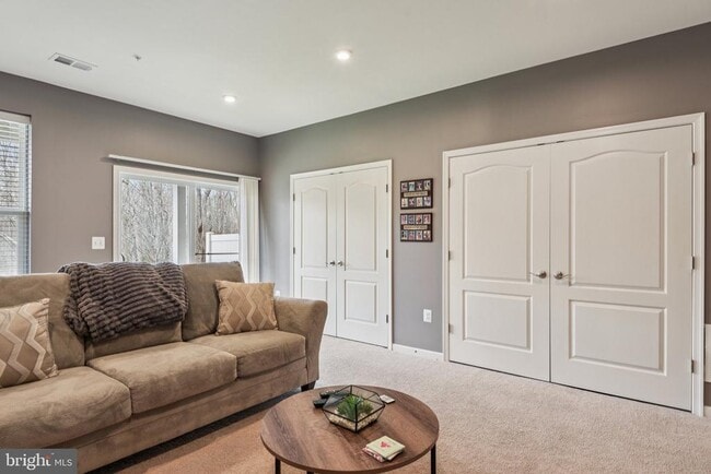 Building Photo - 1306 Hawk Hollow Dr