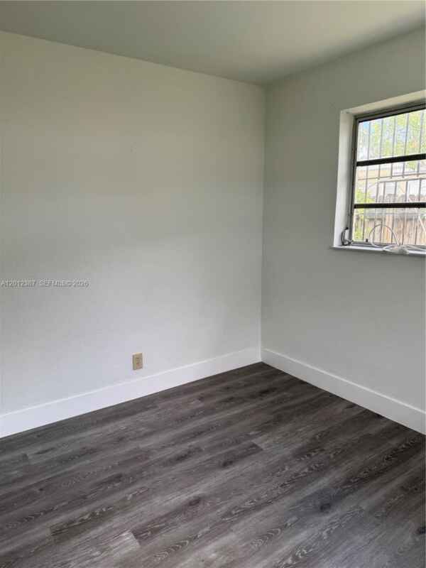 Building Photo - 2620 SW 53rd Ave