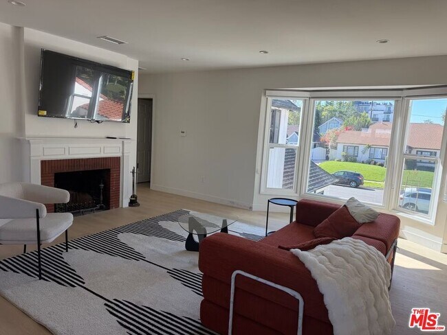 Building Photo - 1546 S Ogden Dr