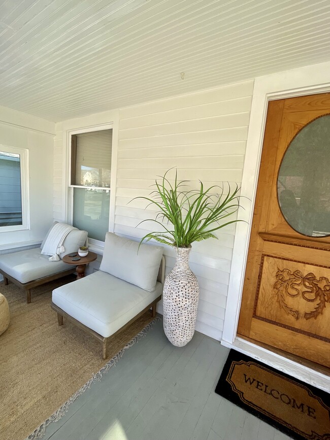 Building Photo - 348 Collyer St