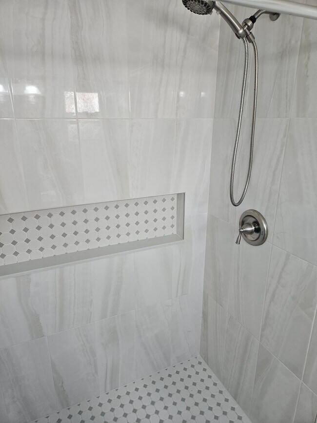Building Photo - Block Remodeled Seminole Home