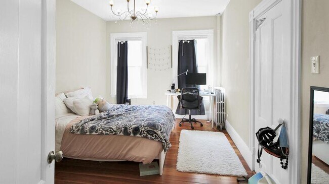 Building Photo - 35 Essex St