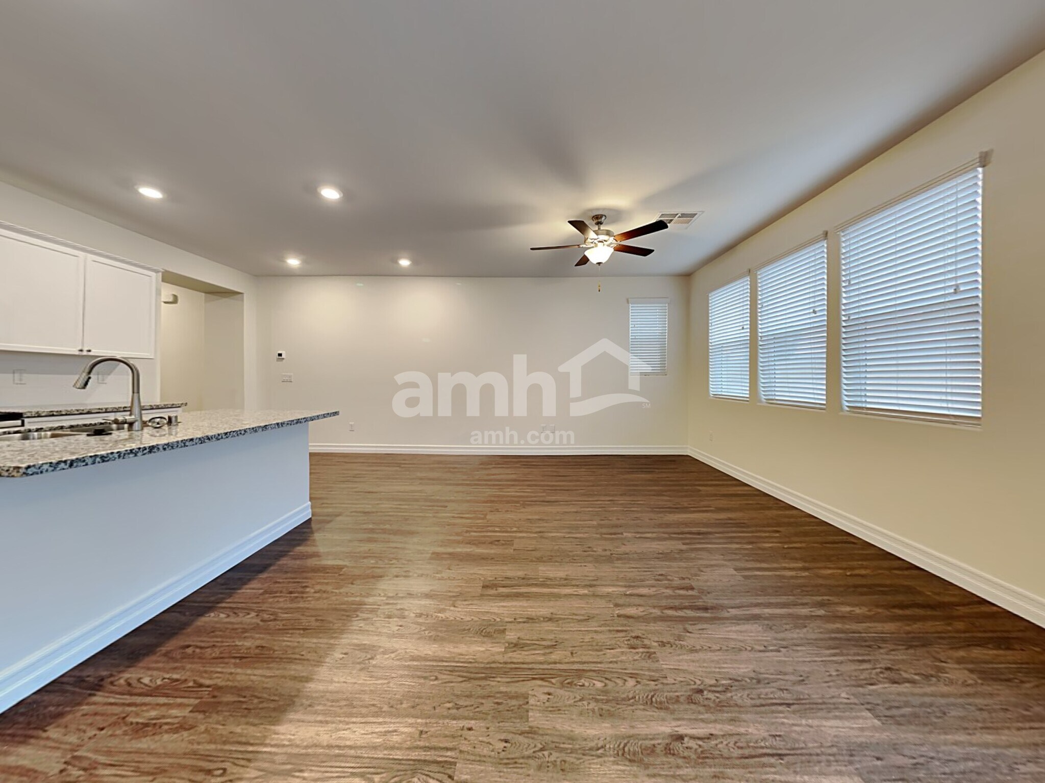 Building Photo - 5808 Petronius St