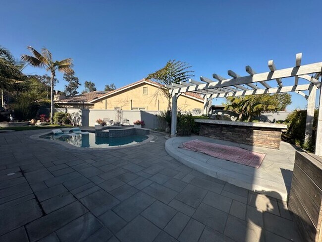 Building Photo - Exquisite Vina Del Mar home in Spanish Hills