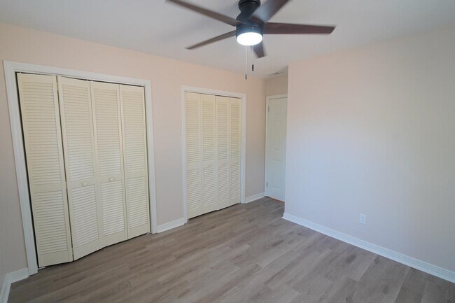 Building Photo - 1545 Pine View Dr