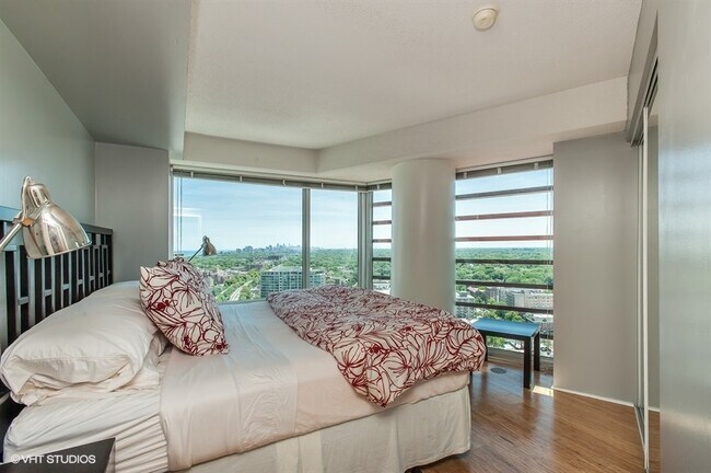 Building Photo - 1720 Maple Ave