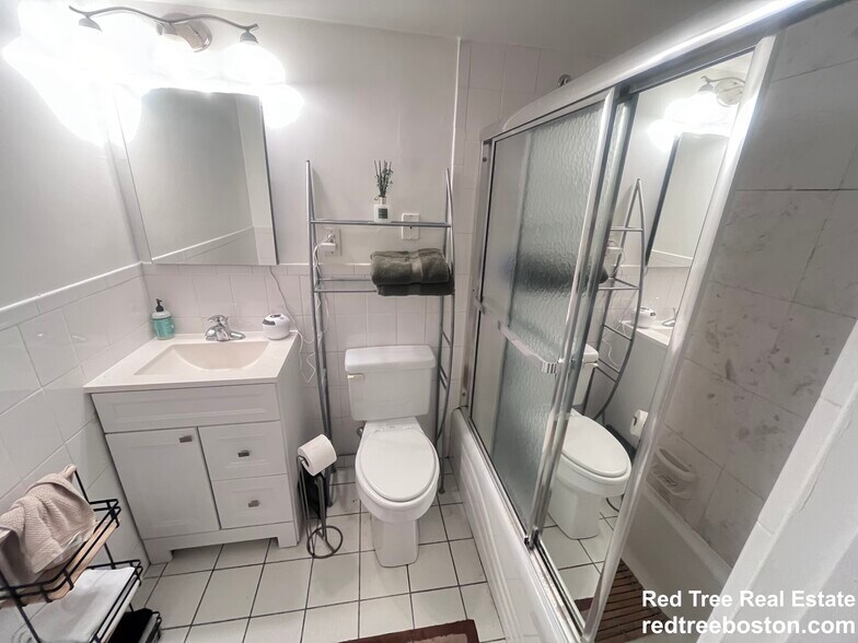 Building Photo - 12 Dean Rd