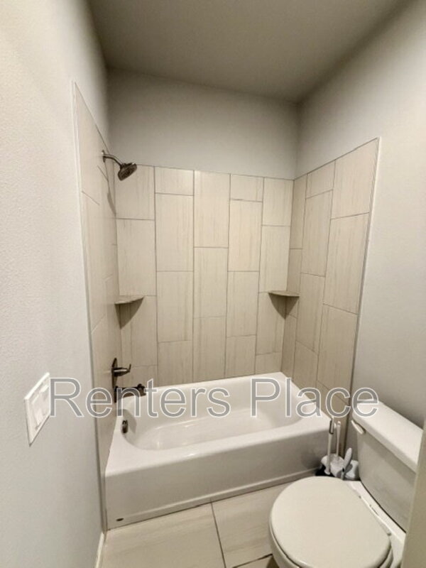 Building Photo - 803 E Delmar Pl