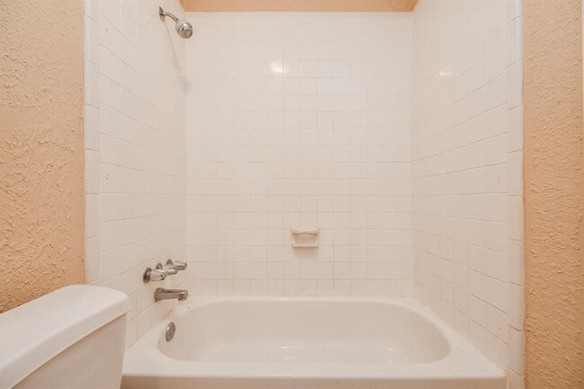 Building Photo - 14230 Cellini Dr