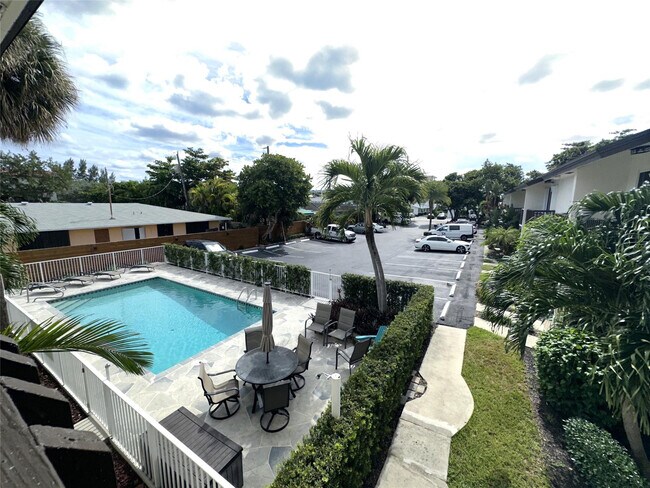 Building Photo - 1917 NE 3rd St