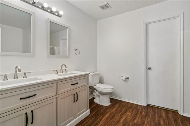 Building Photo - 2217 Bradford Pear Dr