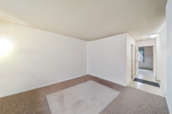 Building Photo - 424 E Dogwood Ave