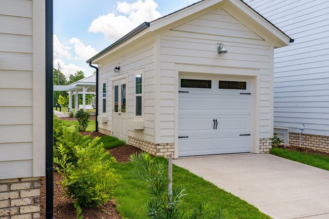 Building Photo - Beautiful 2 Bedroom/2 Bath in Chatham Park...