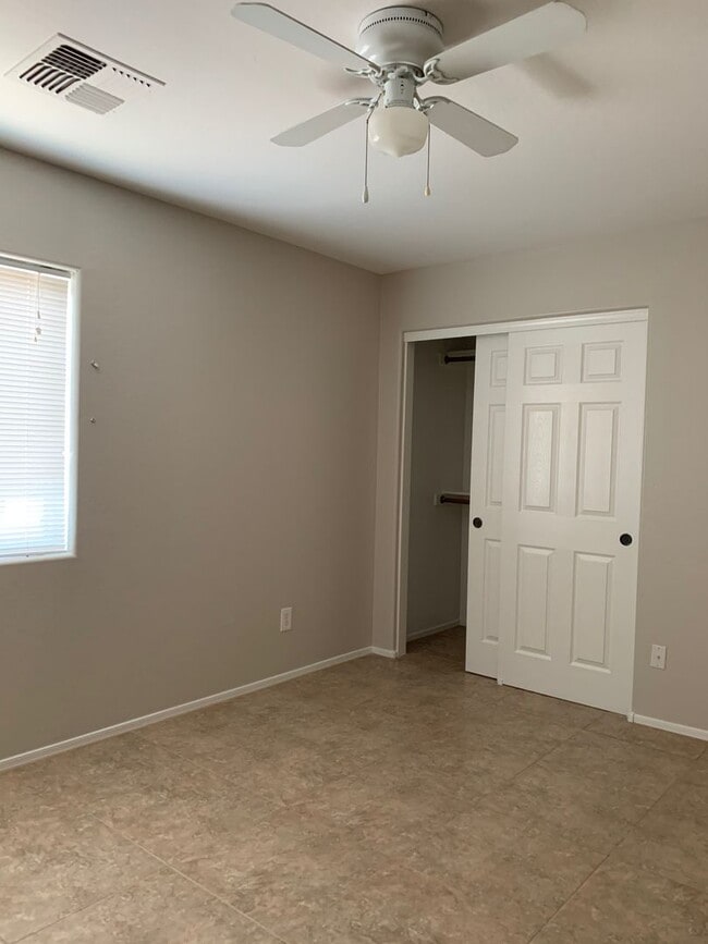 Building Photo - Two Bedroom / I17 Freeway Access