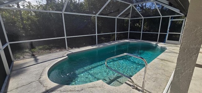 Building Photo - 5329 Kasper St