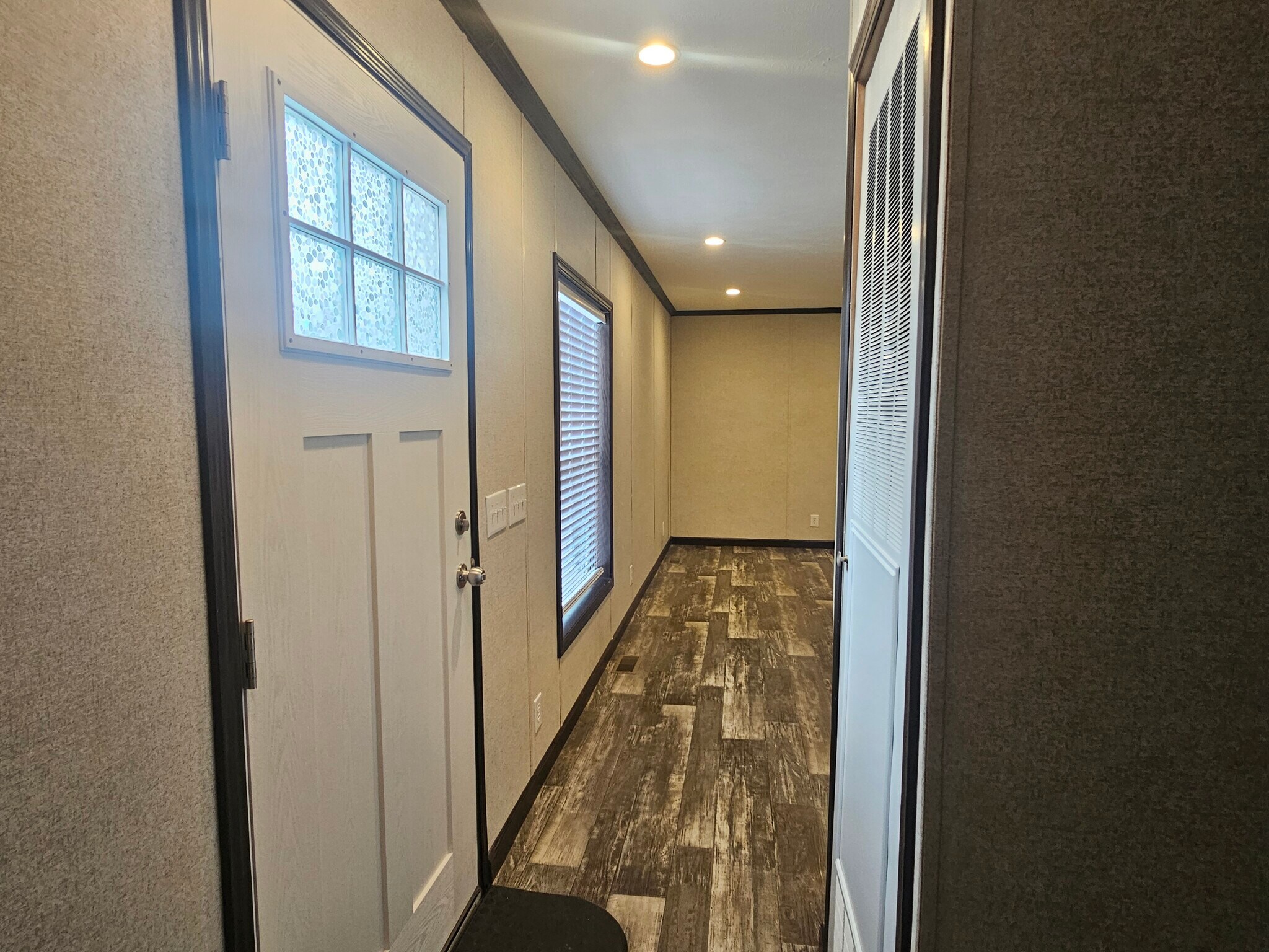 Building Photo - 333 E Lakewood Blvd