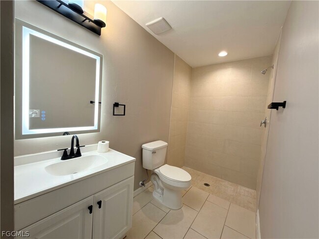 Building Photo - 4124 Skyline Blvd