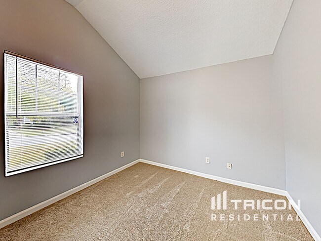 Building Photo - 6868 Merrywood Dr