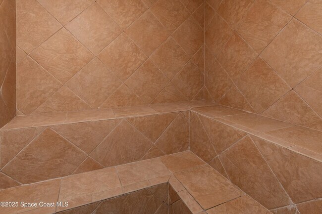 Building Photo - 9015 Wedgewood Pl