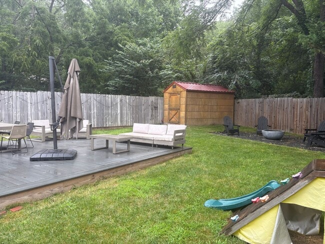 Building Photo - Partially Furnished Rental Walking Distance to Downtown Black Mountain!