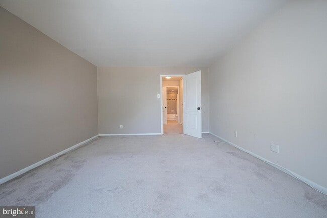 Building Photo - 103 Drummers Ln