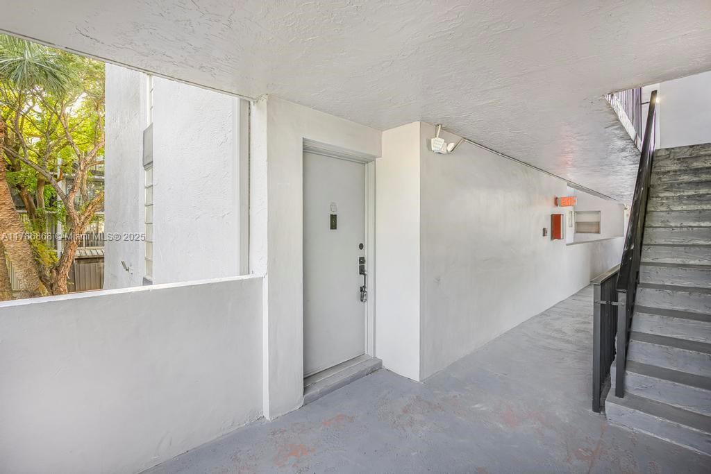 Building Photo - 110 Fontainebleau Blvd