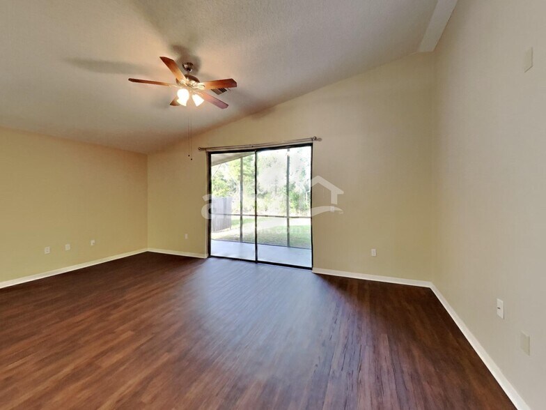 Building Photo - 8050 Chadwick Dr