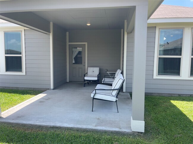 Building Photo - 25511 Northpark Lake Dr