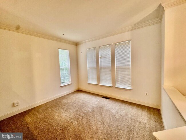 Building Photo - 23517 Gardenside Pl