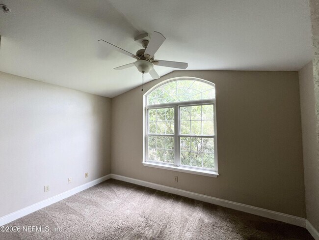 Building Photo - 13810 Sutton Park Dr N