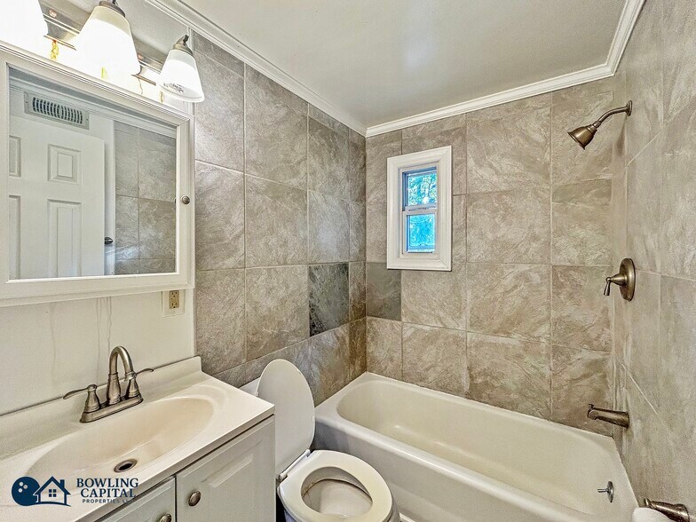 Bathroom - 1106 S Lombardy St